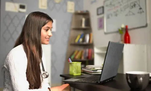 From Student to Therapist: How Online Training Bridges the Gap Between Theory and Practice